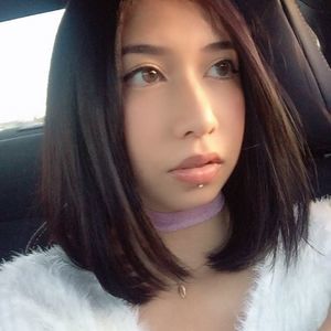 Meet your Posher, Demi